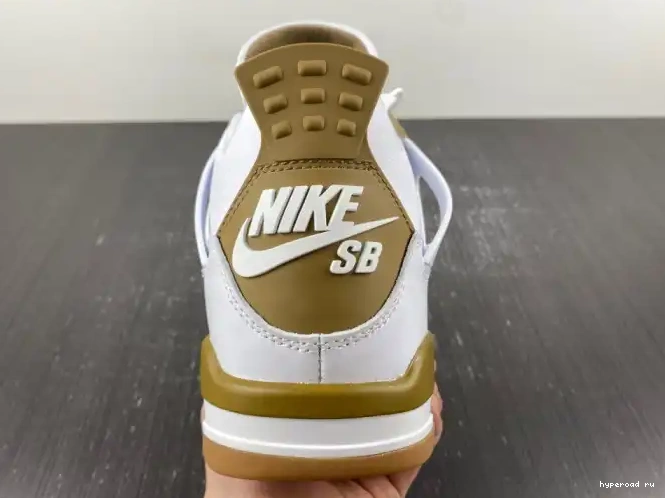 SB 4 Air Jordan DR5415-120 x Nike 0517